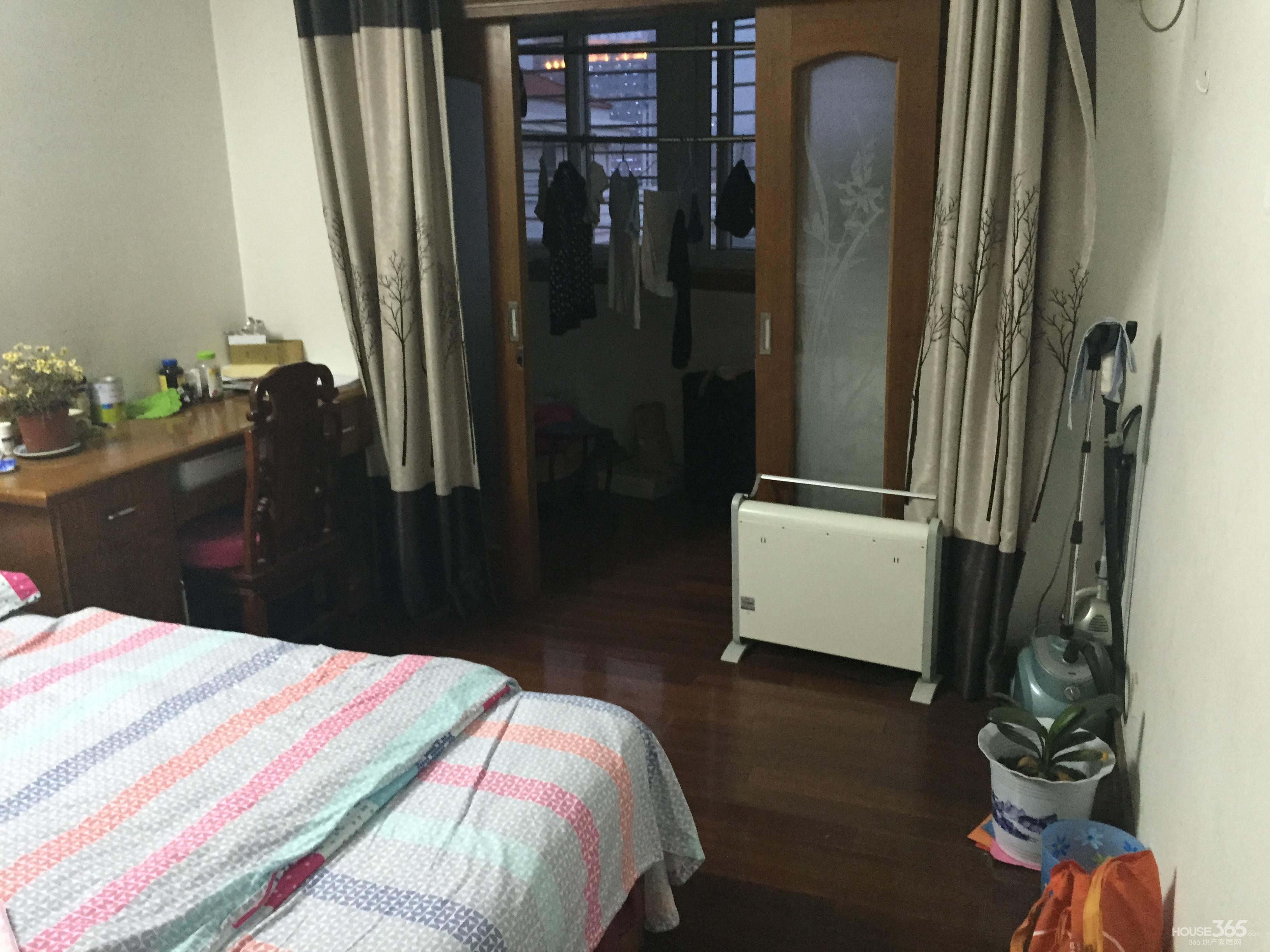 【新模范马路地铁口2003年工大教授楼 黄金楼