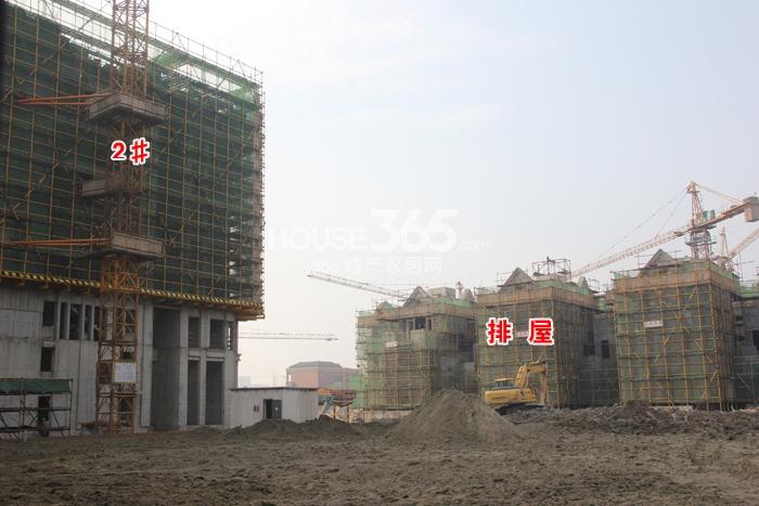 汉嘉柒号2号楼和排屋施工现场实景图 （2014年12月摄）