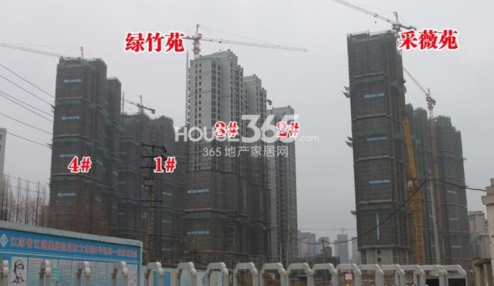 东方龙城采薇苑工程进度1#、8#楼已封顶（2015.2摄）