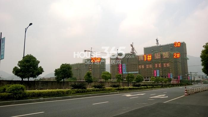 汉嘉柒号1-3、20号楼施工实景图 2015年5月摄